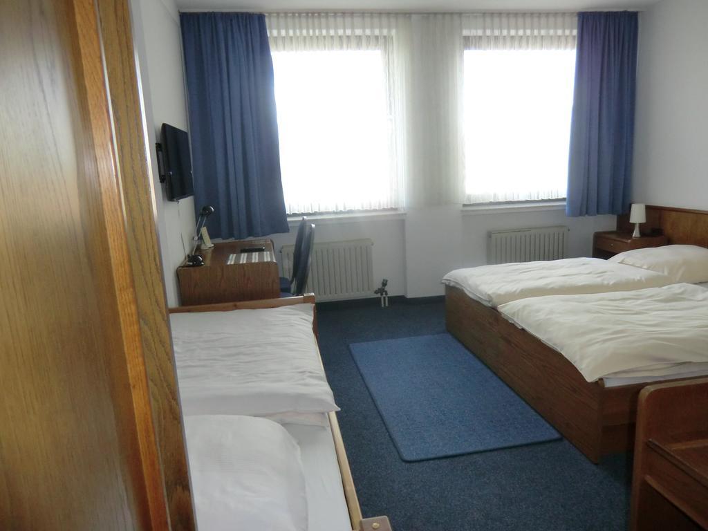 Hotel Garni Julia Linnich Ruang foto