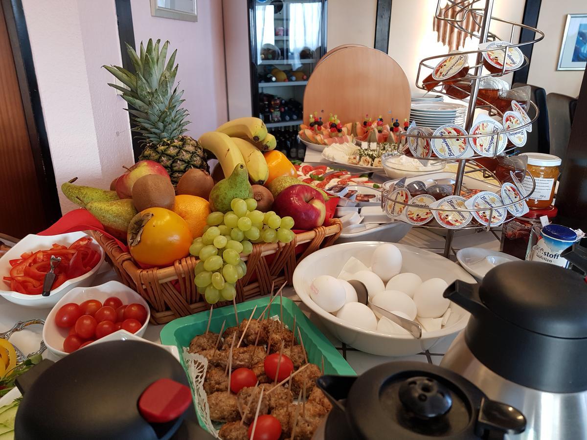 Hotel Garni Julia Linnich Bagian luar foto