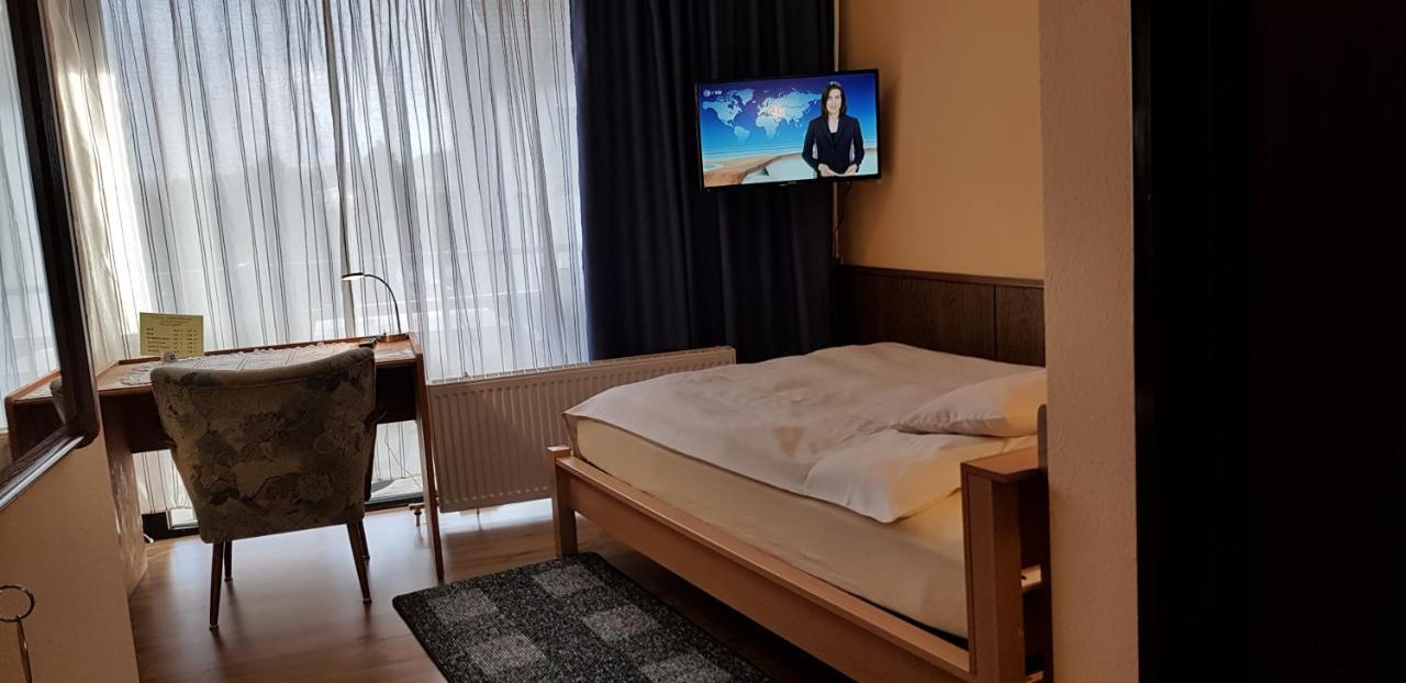 Hotel Garni Julia Linnich Bagian luar foto