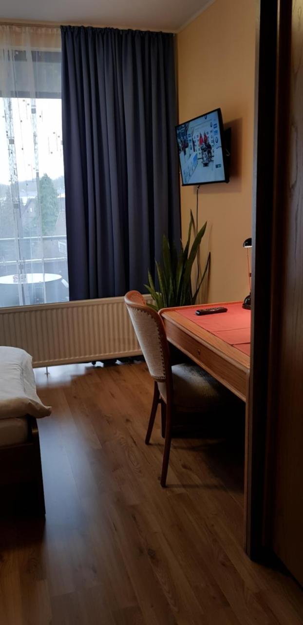Hotel Garni Julia Linnich Bagian luar foto