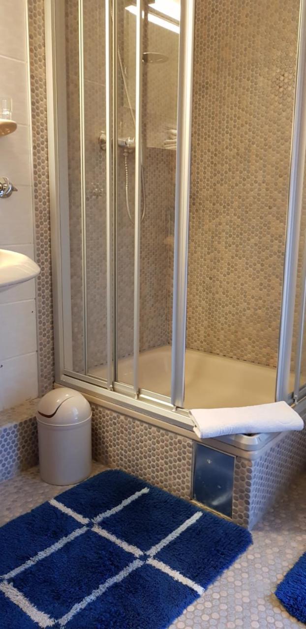 Hotel Garni Julia Linnich Bagian luar foto