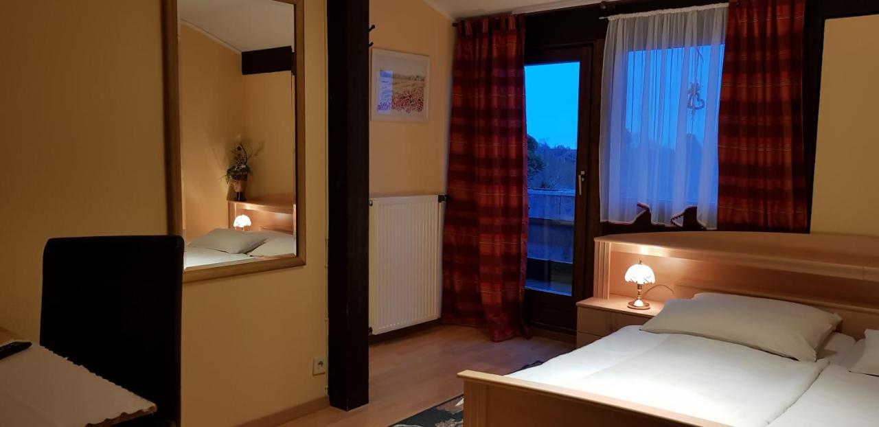 Hotel Garni Julia Linnich Bagian luar foto