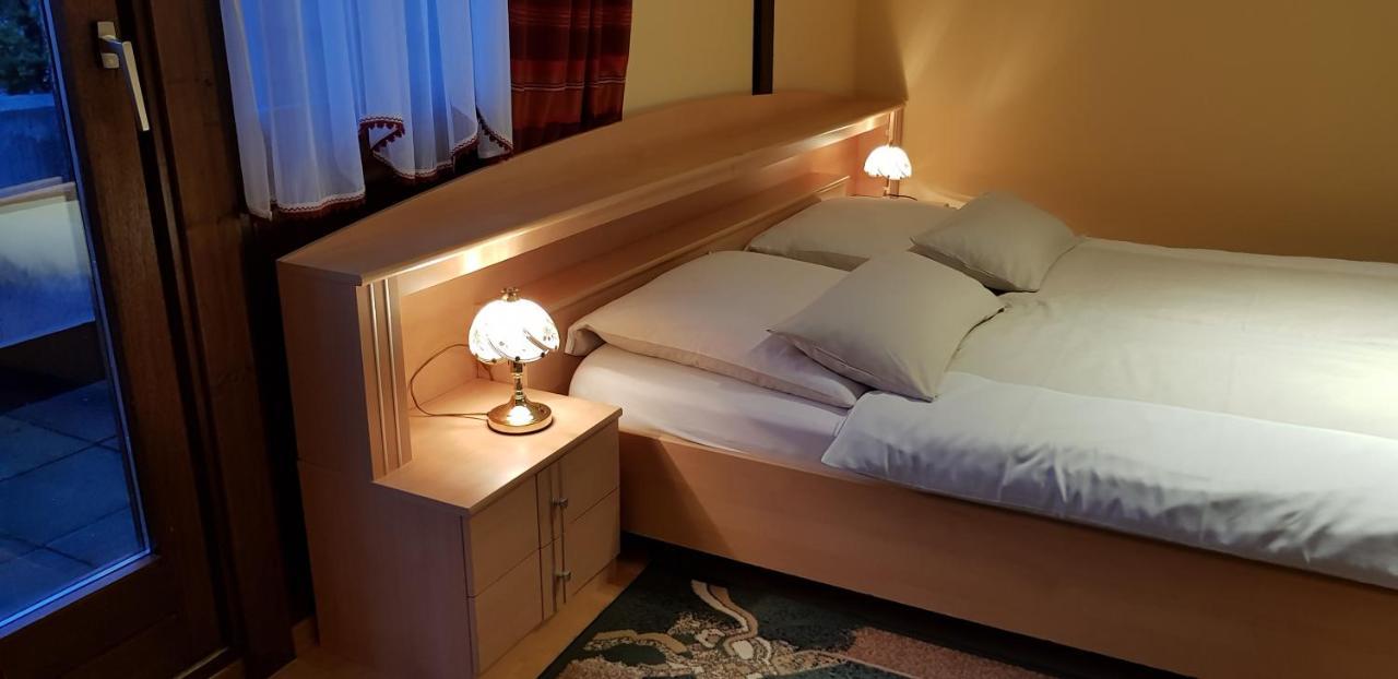 Hotel Garni Julia Linnich Bagian luar foto
