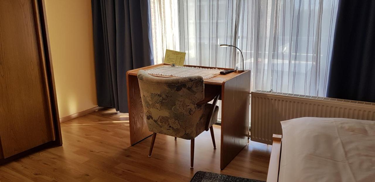 Hotel Garni Julia Linnich Bagian luar foto